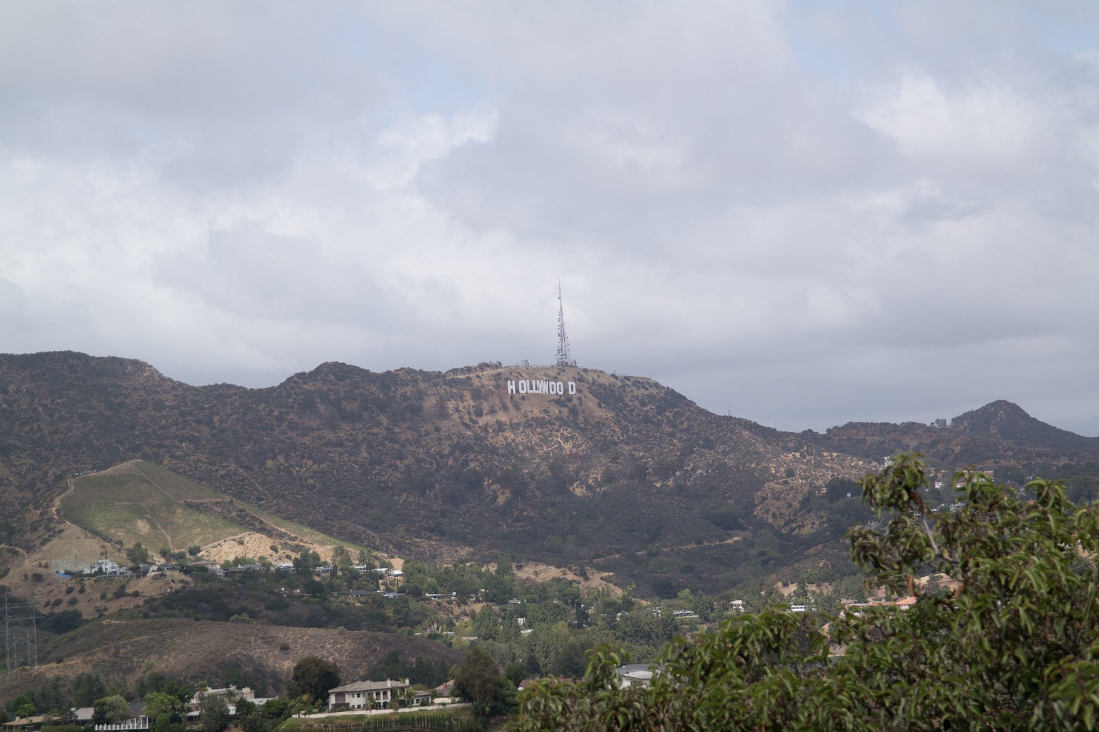 Photo of the Hollywood sign in distance